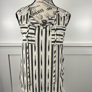 Xhilaration Black and White Sleeveless Tie Front Blouse